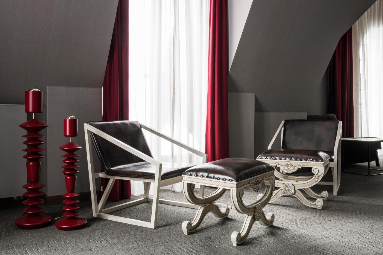 Nosalowy Park Hotel & Spa Ζακοπάνε Εξωτερικό φωτογραφία The "Y" chair and the "Y" chaise longue