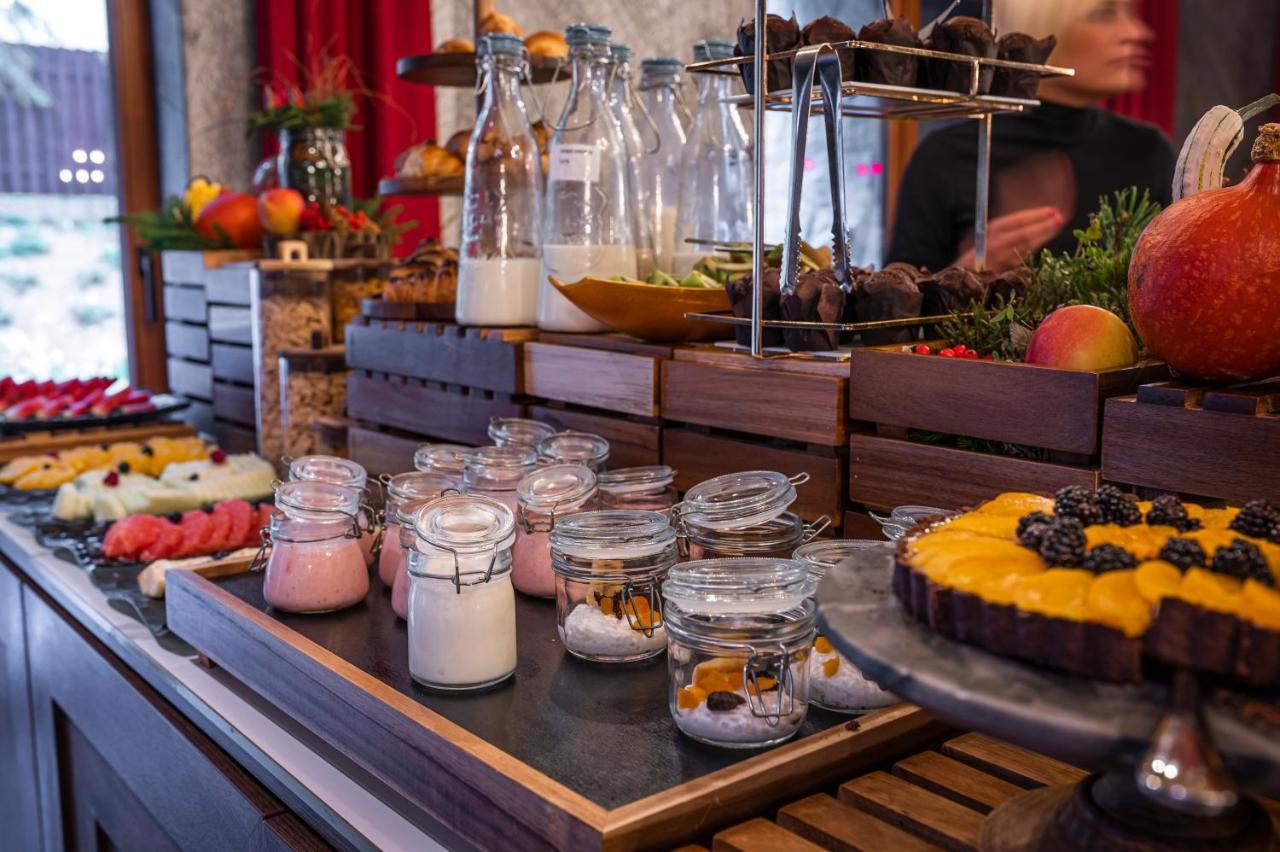 Nosalowy Park Hotel & Spa Ζακοπάνε Εξωτερικό φωτογραφία A breakfast buffet